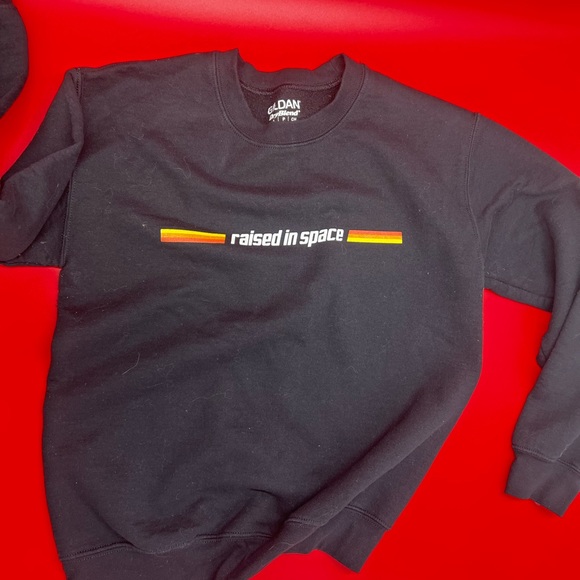 GILDEN DRY BLEND “raised in space crewneck. AmaOng - Picture 4 of 5